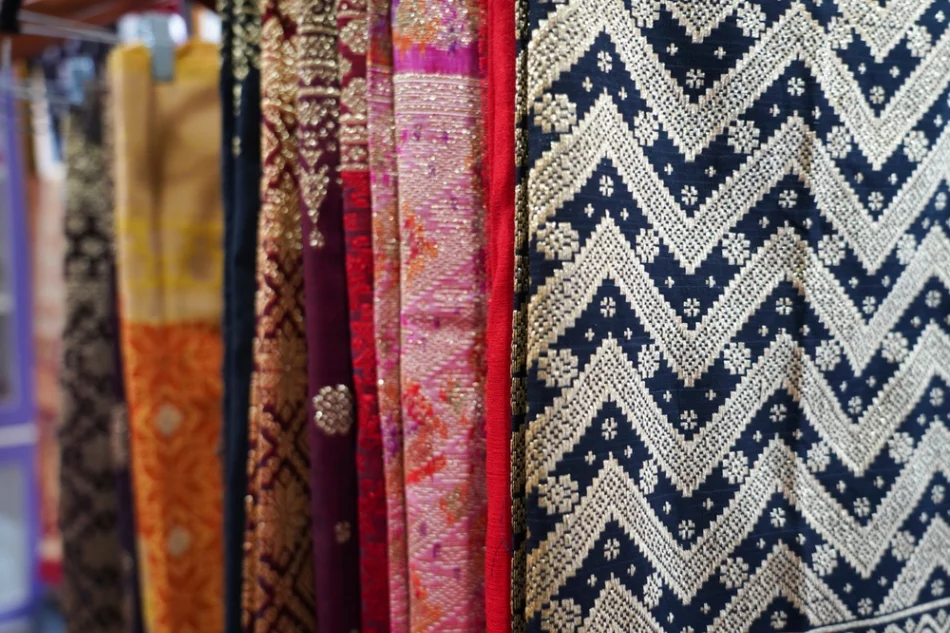 Kain Songket: Sejarah, Jenis Motif, dan di Mana Membelinya?