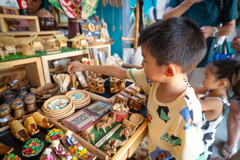 15 Karya UMKM untuk Souvenir Khas Indonesia yang Bisa Dibeli di Sarinah