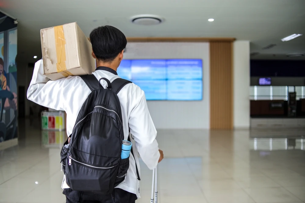 10 Cara Naik Pesawat Pertama Kali, dari Check-in hingga Tiba di Tujuan