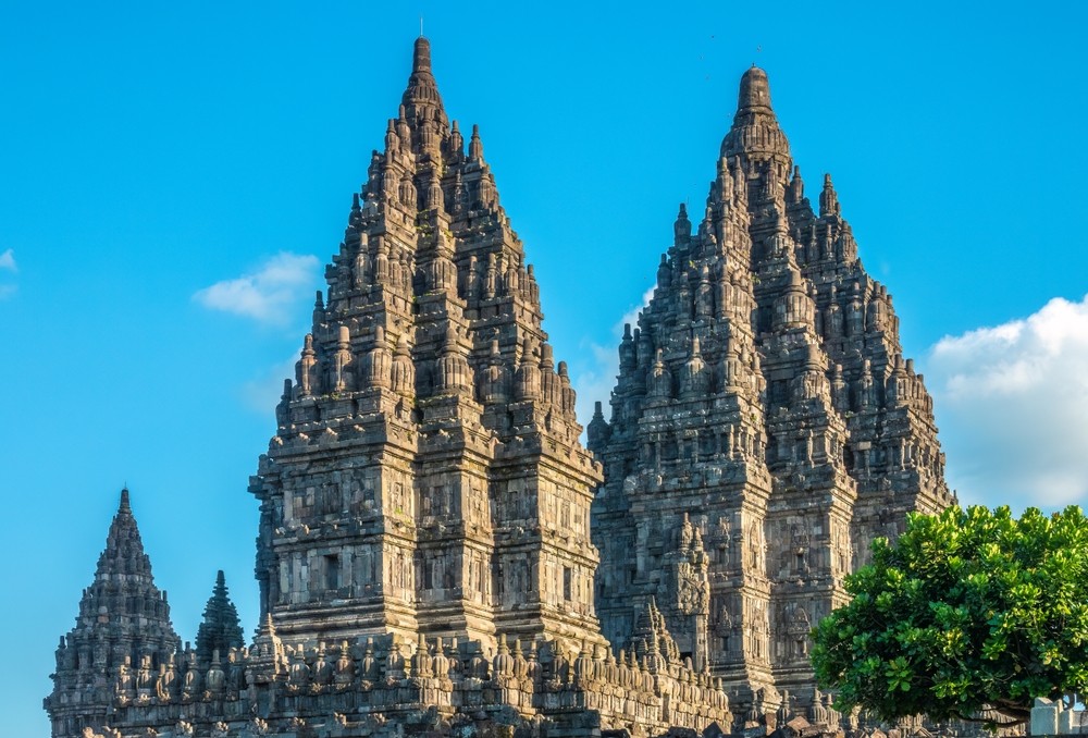Candi Prambanan: Sejarah, Makna Spiritual, dan Aktivitas Wisata